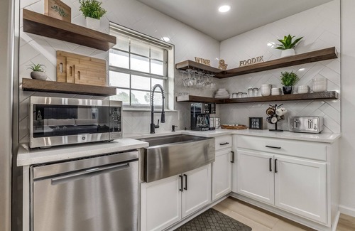Oklahoma City Maison | Instaworthy Cozy House - near Lake Hefner, OKC