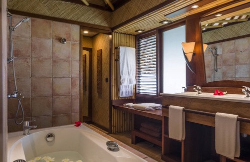 Matira Hôtel | InterContinental Bora Bora Le Moana Resort