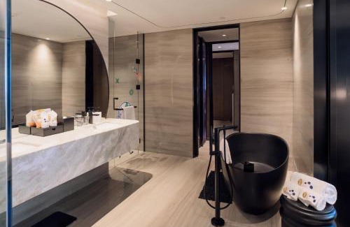 Pudong Station Balnéaire | InterContinental Shanghai Harbour City by IHG