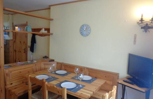 Villaggio al Pino Appartement | Intero appartamento in stile montagna