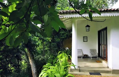 Cheena Kotuwa Cabine | Intimate Bungalow in Jungle Garden 10 min to Beach