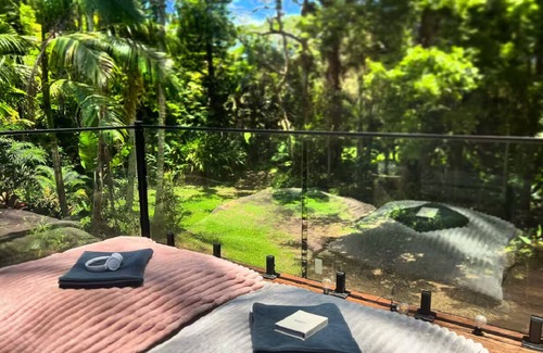 Elanora Maison | Intimate Rainforest abode