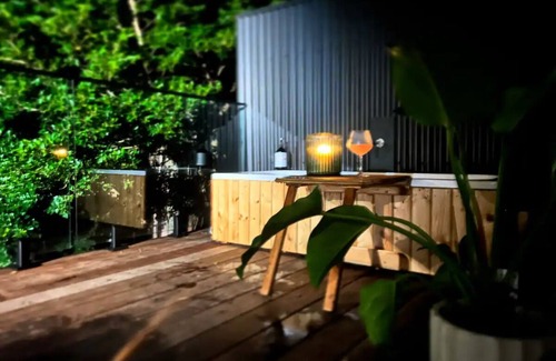 Elanora Maison | Intimate Rainforest abode
