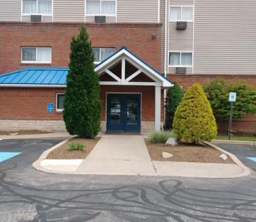 Ross Township Hôtel | InTown Suites Extended Stay Pittsburgh PA