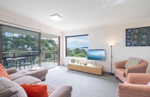 Nelson Bay Appartement | Intrepid 6 right on the waterfront