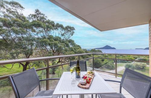 Nelson Bay Appartement | Intrepid 6 right on the waterfront