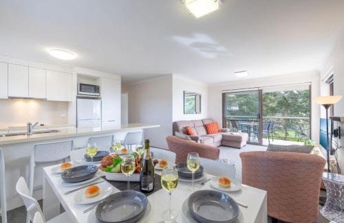 Nelson Bay Appartement | Intrepid 6 right on the waterfront