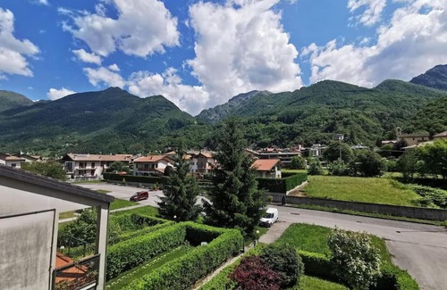 Introbio Appartement | [Introbio-Lecco] La casa di Lucy vista montagna