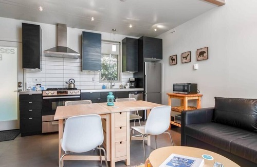 Belmont Appartement | #InvestREPM Buckman Spacious Modern Rowhouse