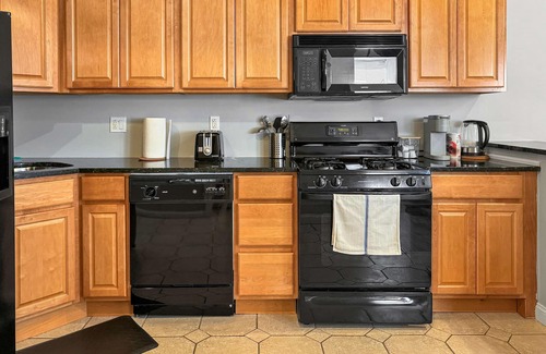 Old City Appartement | Inviting 1BD | 5 Beds | Steps to Independence Hall