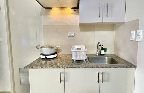 Valenzuela Appartement | Inviting 2-bed Apartment in Mandaluyong