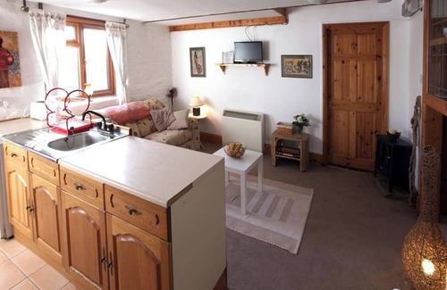 Newcastle Emlyn Cottage | Comfort Cottage Healing