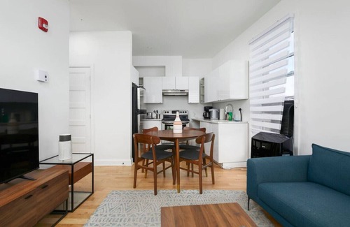 Plateau Mont Royal Appartement | Inviting 2BR1B in Gay Village & Downtown ZH2