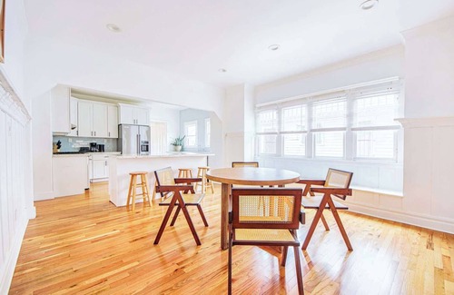 Downtown Los Angeles Maison | Inviting 3BR Home with Porch & Greenery