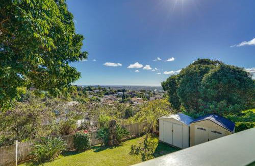 Aiea Appartement | Inviting Aiea Bungalow with Balcony, Grill and Views!