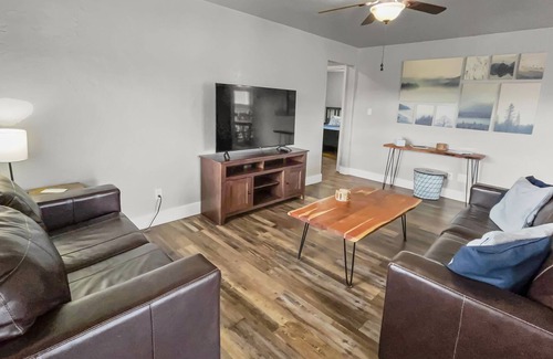 Fruitvale Maison | Inviting Central Retreat Adventure Hunting Fishing 5 Bedroom