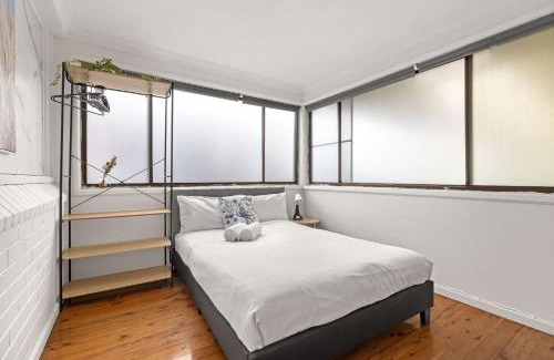 Padstow Maison | Inviting Double Room - A Peaceful Budget Stay in Padstow - Shared Bathroom