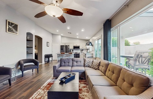 Estrella Vista Maison | Inviting home with patio, enclosed yard, fireplace, office, streaming, W/D, AC