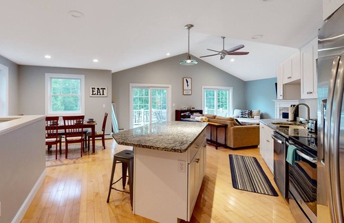 Windham Maison | Inviting lakefront home with firepit, dock, fast WiFi, & washer/dryer