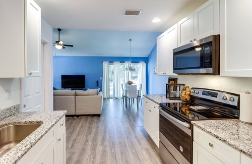 Ocklawaha Maison | Inviting Ocklawaha Home w/ Porch: Ideal Location!