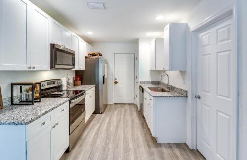 Ocklawaha Maison | Inviting Ocklawaha Home with Porch Ideal Location!