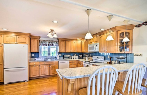 Quincy Maison | Inviting Quincy Home Rental w/ Outdoor Pool!
