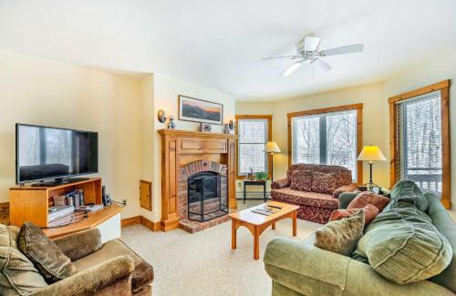 North Troy Appartement | Inviting Ski-inandSki-out Condo at Jay Peak Resort!
