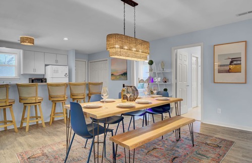 Sullivan's Island Maison | Ion by AvantStay | Walk to Beach, Dining, Shopping | Central Location | Deck