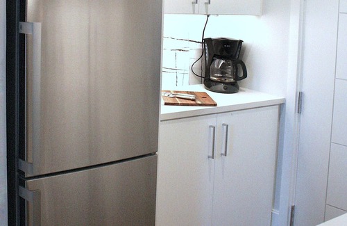 Mount Pleasant Appartement | Appartement neuf d'une chambre dans quartier calme. De hauts plafonds!