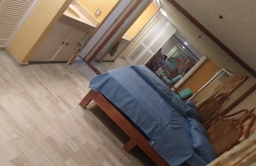 Club Deportivo Lit Et Petit-Déjeuner | IOW4© COMPARTIR VIAJES EN ZONAS DE LUJO EN COLIVING SOLO PARA VIAJEROS ATREVIDOS