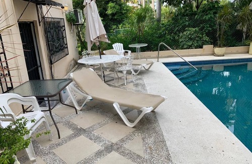 Club Deportivo Appartement | IOW4© COMPARTIR VIAJES EN ZONAS DE LUJO EN COLIVING SOLO PARA VIAJEROS ATREVIDOS