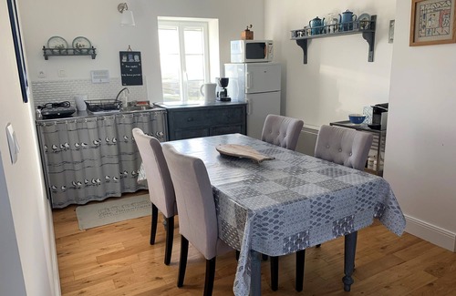 Chaillevette Appartement | IR, Appartement d'hôtes 2 personnes dans ancien moulin, piscine, proche Royan