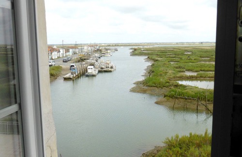 Chaillevette Appartement | IR, Appartement d'hôtes 2 personnes dans ancien moulin, piscine, proche Royan