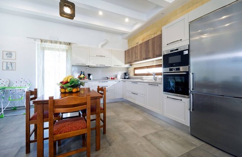 Korfalonas Villa | Iridanos Villa avec 3 chambres et piscine privée, à 400 mètres de la plage