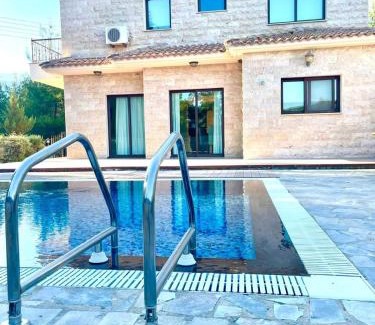 Trimiklini Maison | Irinas country home!