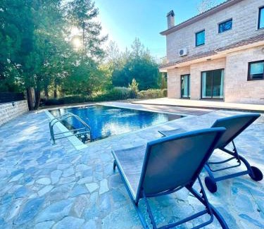 Trimiklini Maison | Irinas country home!
