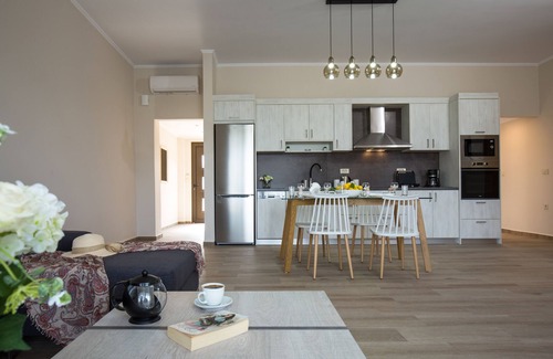 Korfalonas Maison | La maison de vacances Iris est toute neuve, équipée de toutes les commodités modernes!