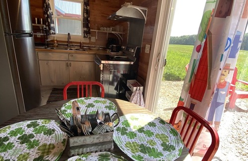 New London Location De VR | Irish Acres Farm GLAMPGround Deluxe & Rustic Glamping Hosting 1-22 persons