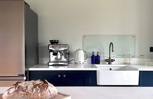 Frome Maison | Iron Mill House - Riverside Hot Tub - Frome