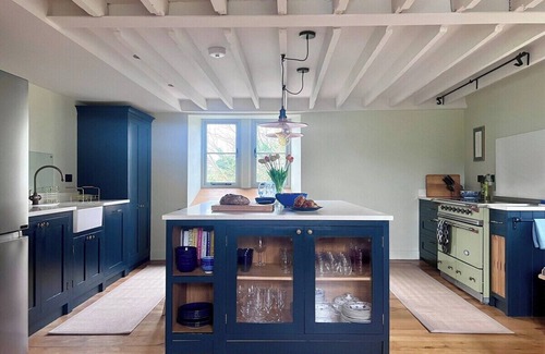 Frome Maison | Iron Mill House - Riverside Hot Tub - Frome