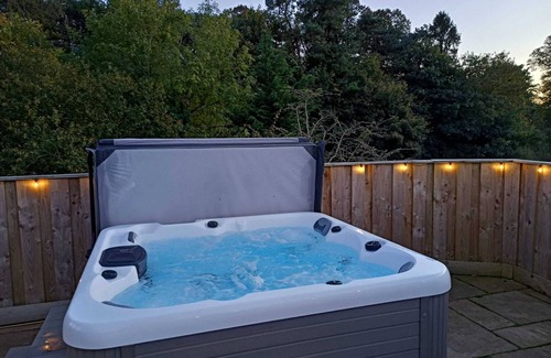 Buildwas Maison | Ironbridge Hot tub home from home
