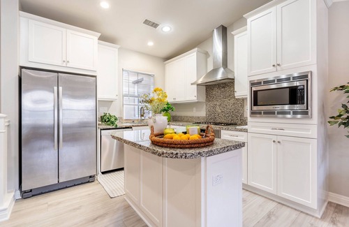 Oak Creek Copropriété | Irvine Oasis - Luxury 2BR Condo