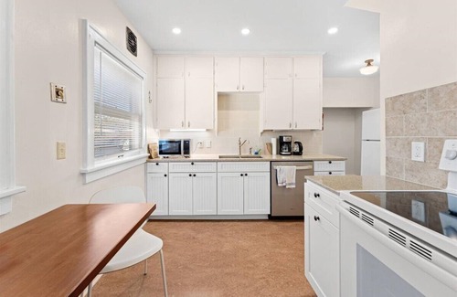 Irvington Appartement | Irvington 1-Bd Apt in Charming Duplex