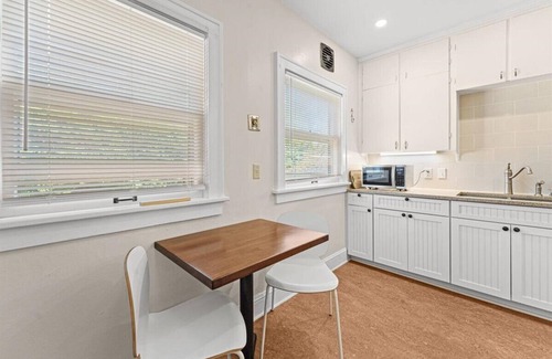 Irvington Appartement | Irvington 1-Bd Apt in Charming Duplex