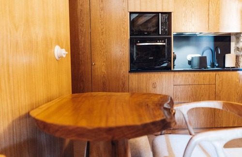 Sortelha Maison | is a cosy one-bedroom accommodation unit with 21 m2