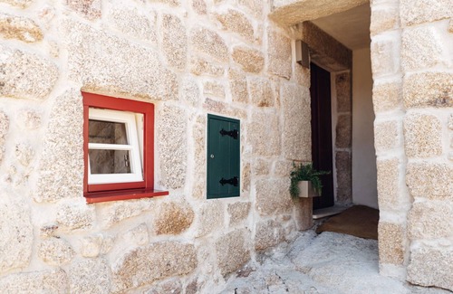 Sortelha Maison | is a cosy one-bedroom accommodation unit with 21 m2
