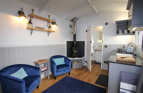 Marsham Cabine | Isabel , nestled in a peaceful farm in Marsham, North Norfolk