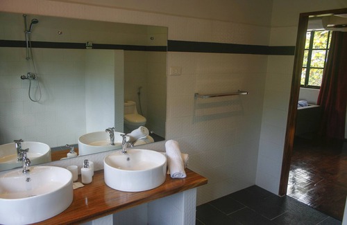 Calape Station Balnéaire | Isla Hayahay Beach Resort and Restaurant