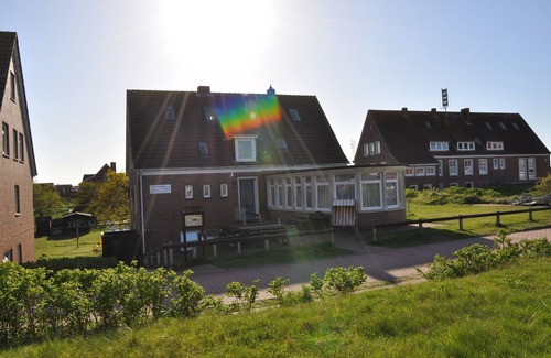Baltrum Appartement | Island apartment with terrace, stepless and central