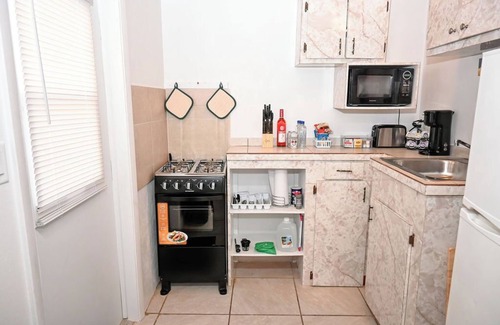 Rock Sound Appartement | Charming 1-bedroom Apartment with AC, WiFi in Fantastic Rock Sound